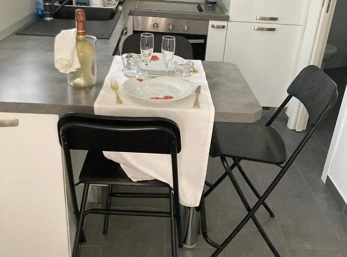 La Cigale Avec Grande Terrasse 아파트 멍똥