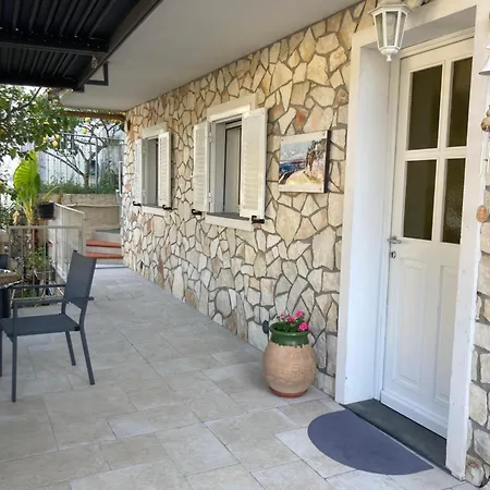 Апартаменти La Cigale Avec Grande Terrasse *