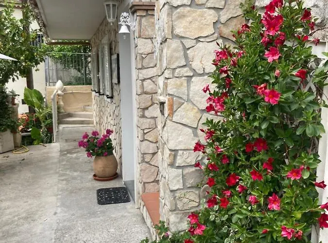 La Cigale Avec Grande Terrasse Μεντόν